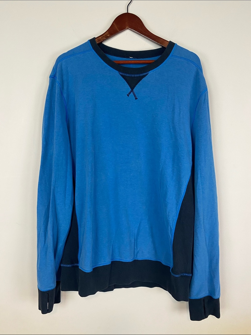 lululemon athletica Men's Blue Long-Sleeve Crew with Navy Contrast